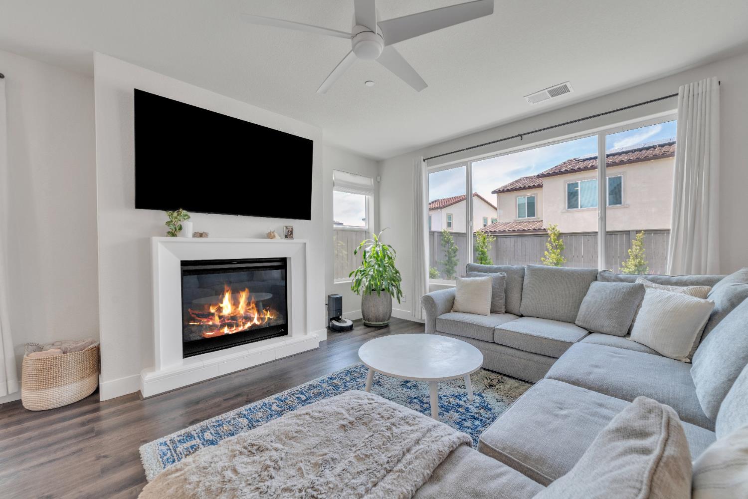 Detail Gallery Image 4 of 39 For 3227 Highgate Terrace Loop, Folsom,  CA 95630 - 4 Beds | 3 Baths