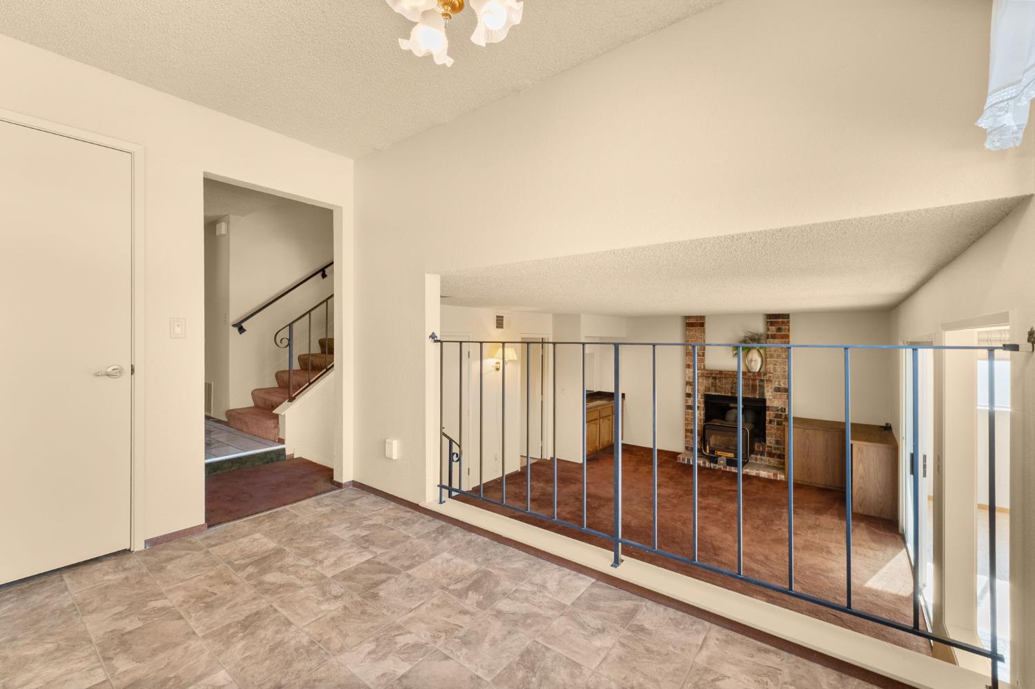 Detail Gallery Image 15 of 40 For 4195 Amapola Way, Sacramento,  CA 95823 - 4 Beds | 2/1 Baths