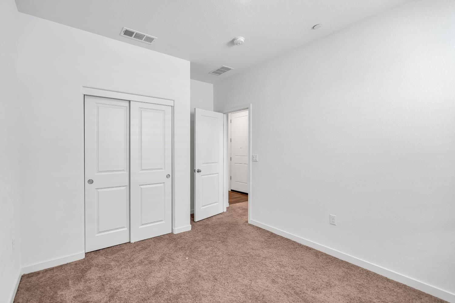Detail Gallery Image 14 of 38 For 10109 Zane Way, Elk Grove,  CA 95757 - 3 Beds | 2 Baths