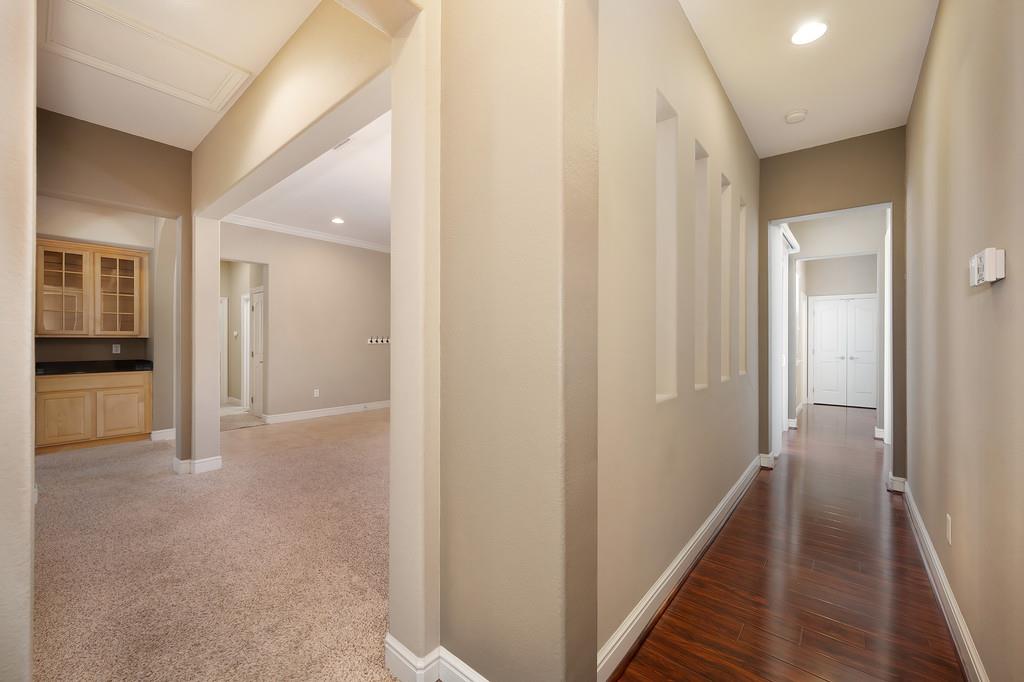 Detail Gallery Image 42 of 87 For 5729 Northborough Dr, Sacramento,  CA 95835 - 4 Beds | 3/1 Baths