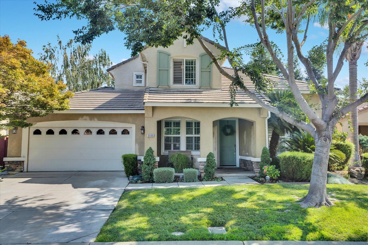 Detail Gallery Image 4 of 37 For 5896 Riverbank Cir, Stockton,  CA 95219 - 4 Beds | 3 Baths