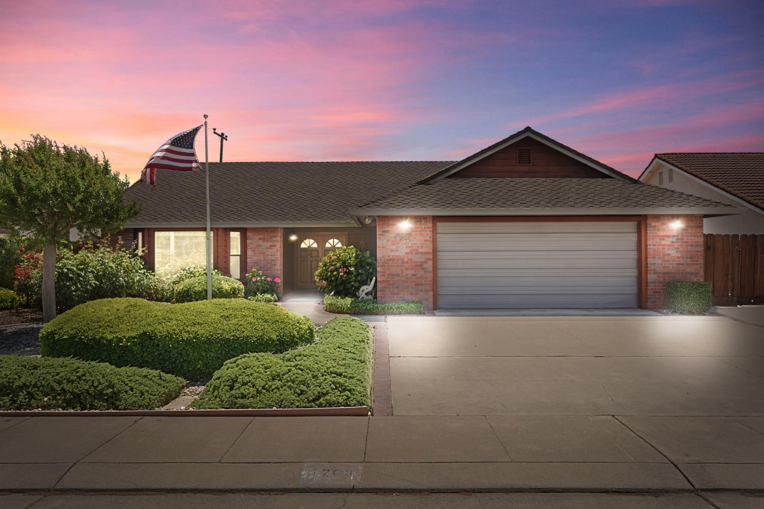 Detail Gallery Image 3 of 45 For 1268 Pheasant Hollow Way, Manteca,  CA 95336 - 3 Beds | 2 Baths