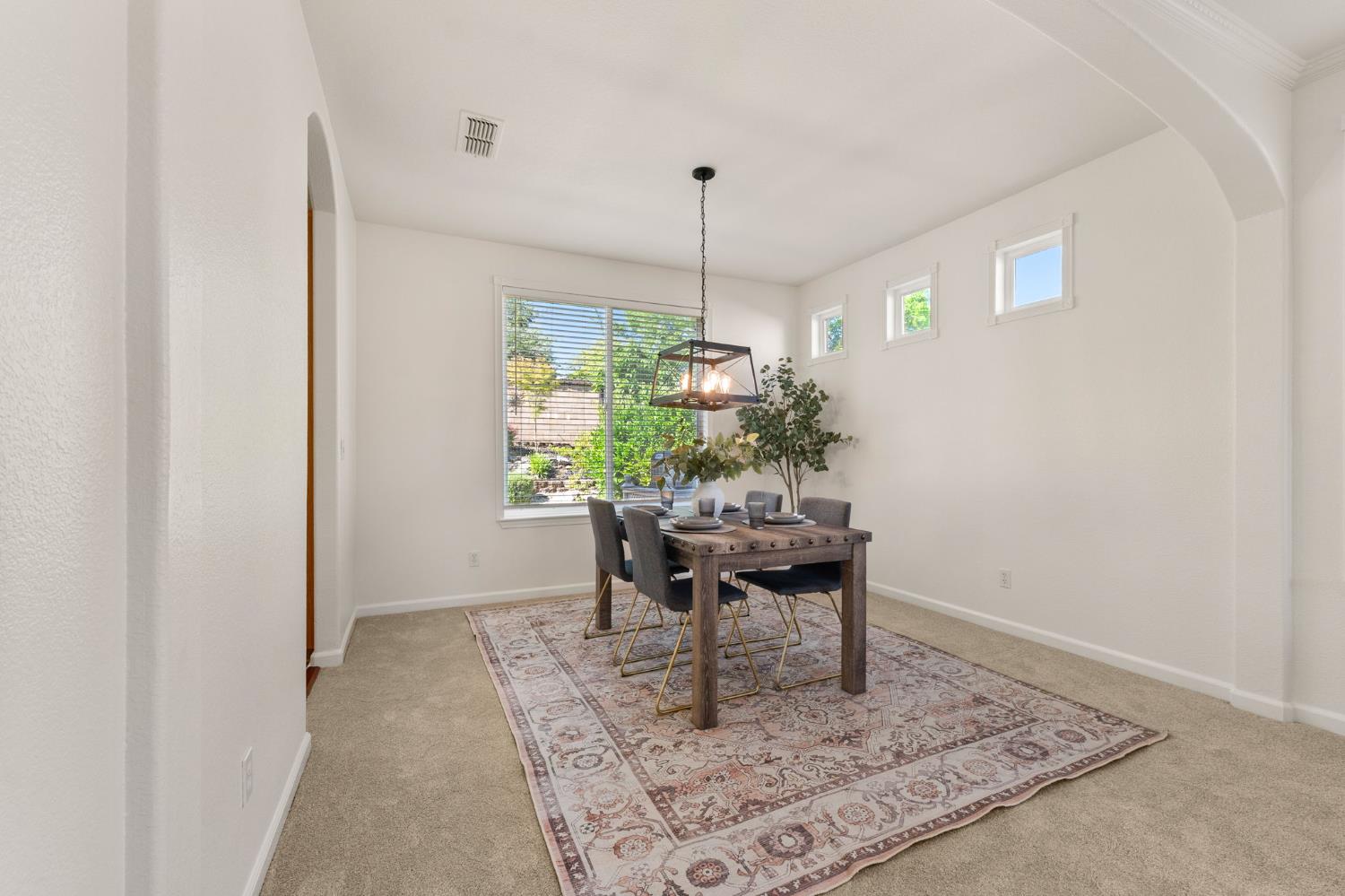 Detail Gallery Image 10 of 53 For 1889 Broadford Dr, Folsom,  CA 95630 - 4 Beds | 3 Baths