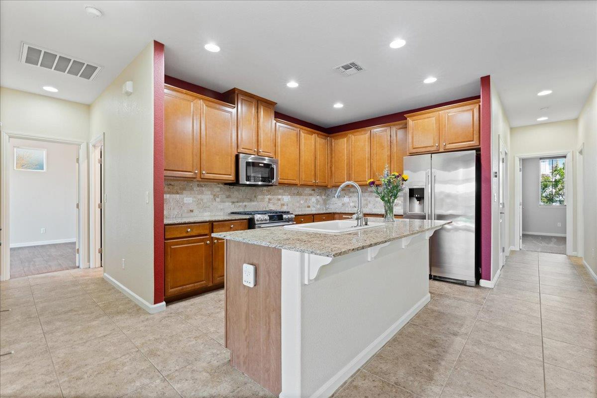 Detail Gallery Image 14 of 48 For 5313 Dusty Rose Way, Rancho Cordova,  CA 95742 - 3 Beds | 2 Baths