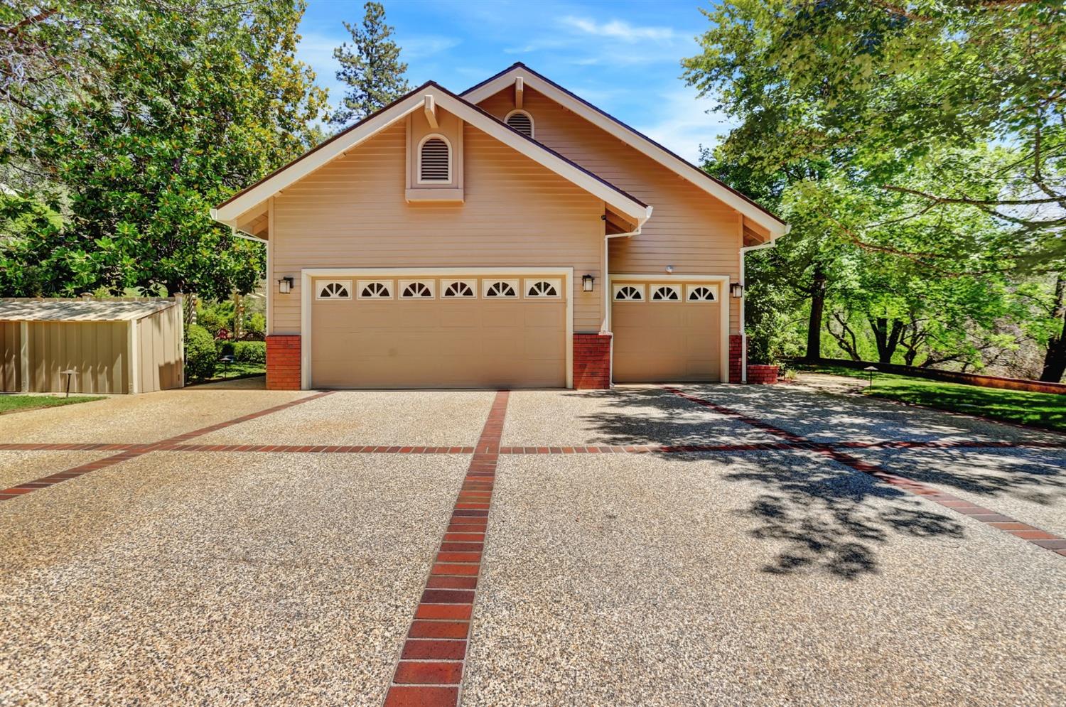 Detail Gallery Image 96 of 99 For 16949 Round Valley Cir, Grass Valley,  CA 95949 - 3 Beds | 2/1 Baths