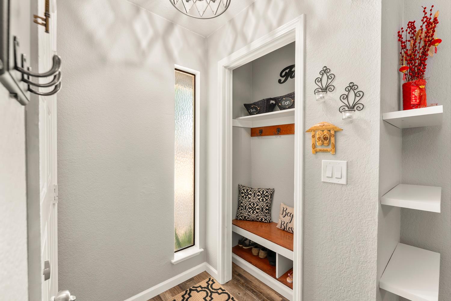 Detail Gallery Image 8 of 47 For 7679 Lakewood Park Dr, Sacramento,  CA 95828 - 2 Beds | 2 Baths