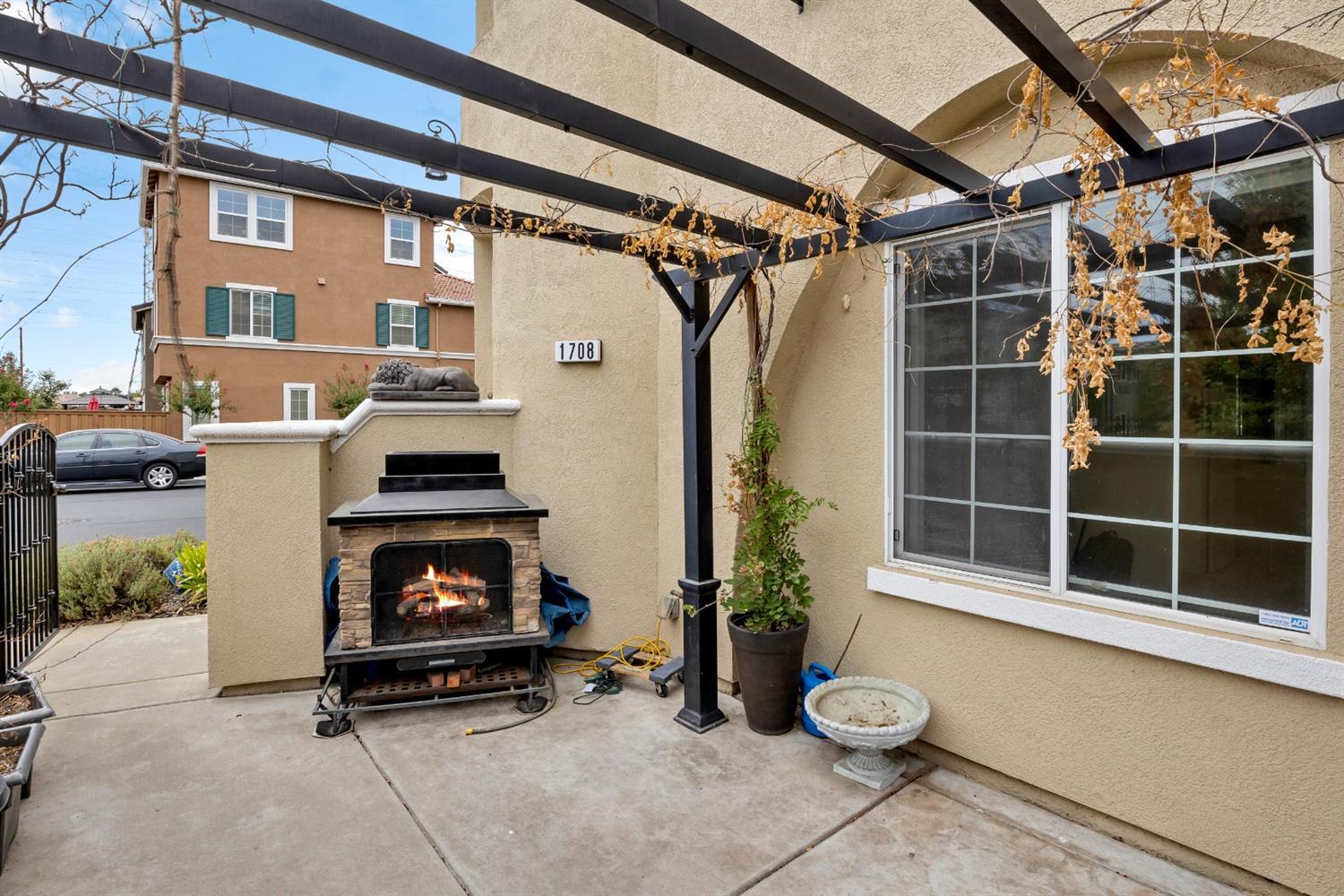 Detail Gallery Image 6 of 37 For 1708 Camino Real Way, Roseville,  CA 95747 - 3 Beds | 3/1 Baths