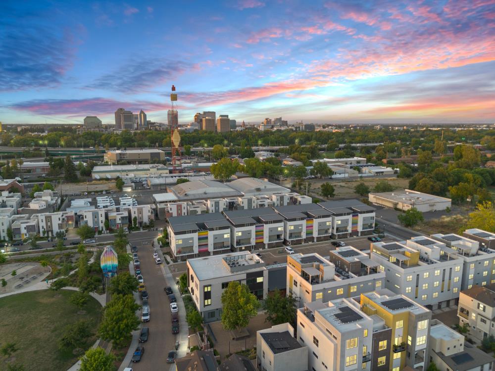 Detail Gallery Image 43 of 73 For 451 Tailoff Ln #401,  Sacramento,  CA 95818 - 2 Beds | 3 Baths