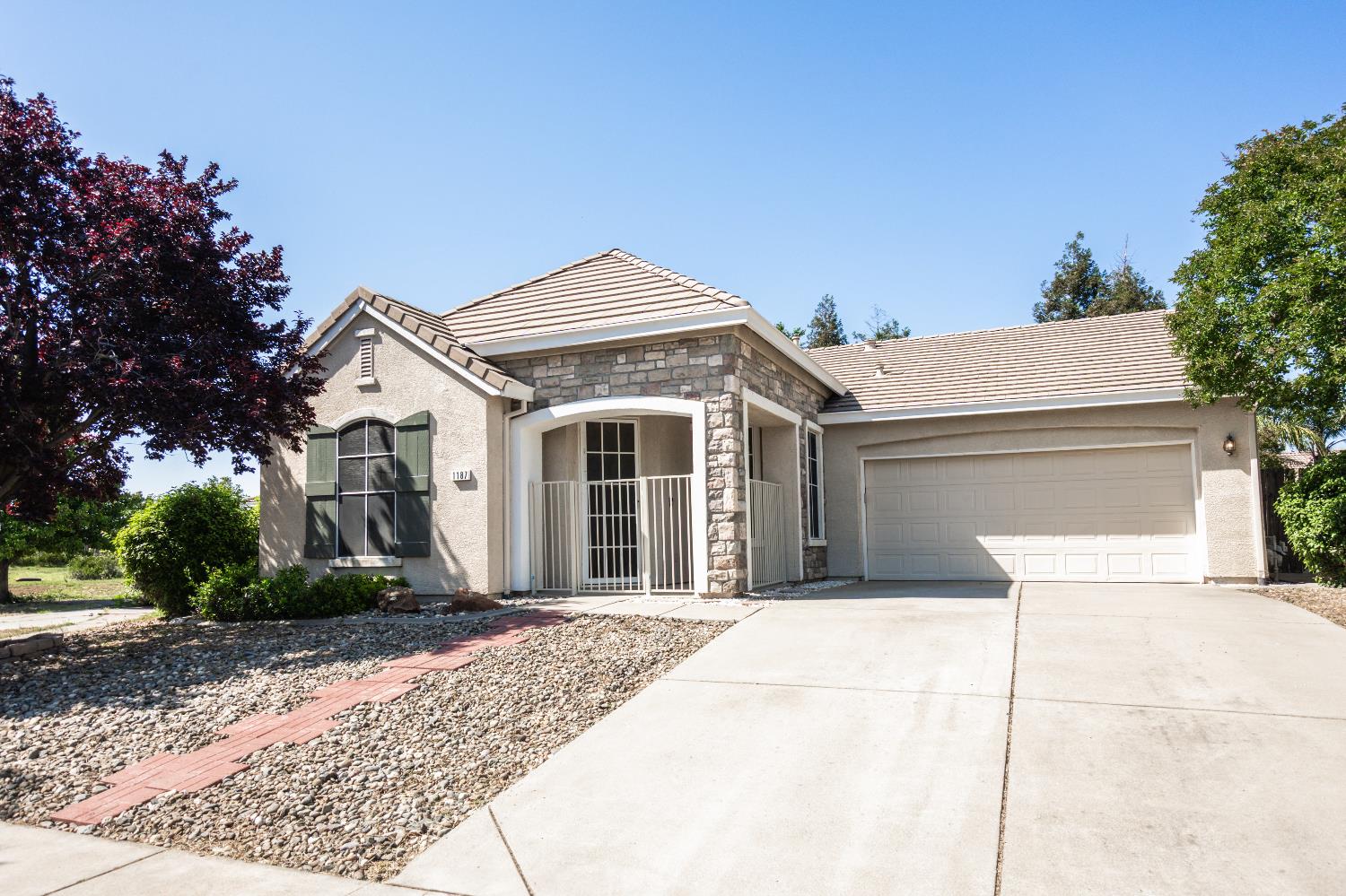 Detail Gallery Image 1 of 36 For 1187 W Kneebone Ct, Plumas Lake,  CA 95961 - 3 Beds | 2 Baths