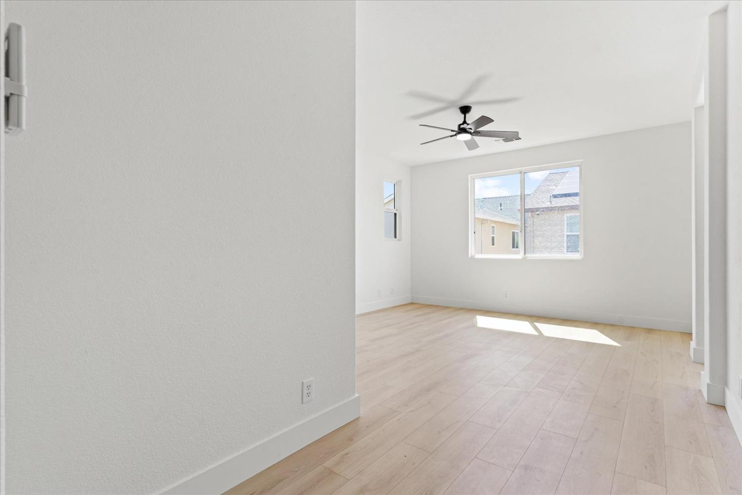 Detail Gallery Image 39 of 63 For 156 Bristol Way, Yuba City,  CA 95993 - 5 Beds | 2/1 Baths