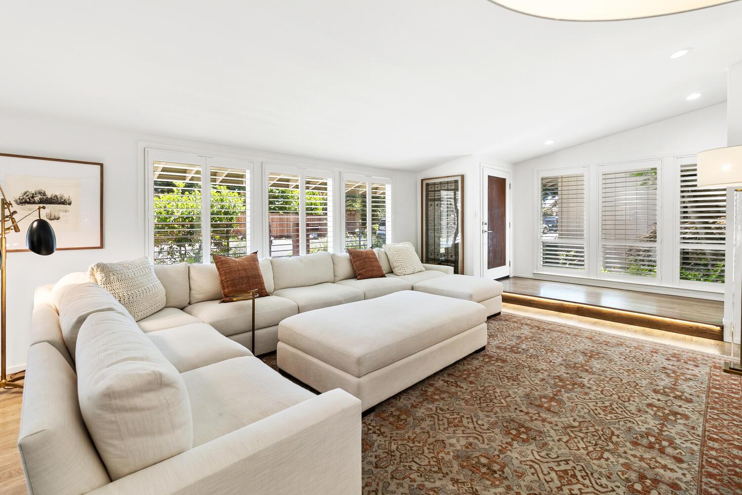 Detail Gallery Image 14 of 82 For 5910 River Glen Court, Carmichael,  CA 95608 - 4 Beds | 2/1 Baths