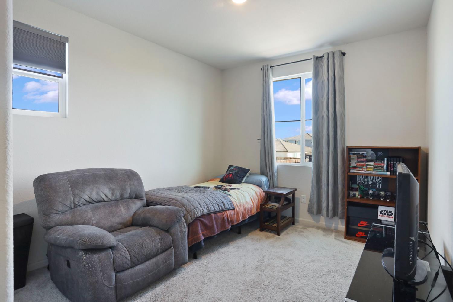 Detail Gallery Image 43 of 64 For 6925 Foraker Dr, Stockton,  CA 95219 - 5 Beds | 3/1 Baths