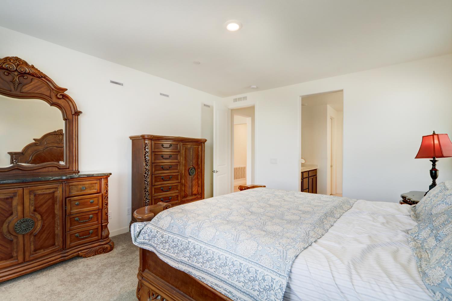 Detail Gallery Image 19 of 37 For 8628 Lakha Cir, Sacramento,  CA 95828 - 4 Beds | 2 Baths