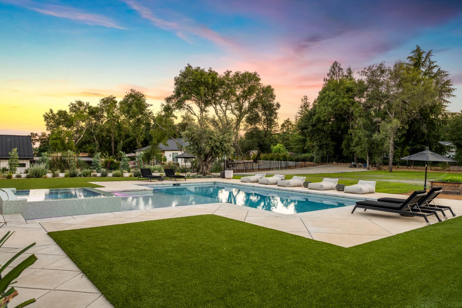 Detail Gallery Image 6 of 84 For 3320 Cherokee Trl, Loomis,  CA 95650 - 5 Beds | 3/1 Baths