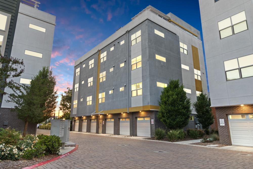Detail Gallery Image 45 of 73 For 451 Tailoff Ln #401,  Sacramento,  CA 95818 - 2 Beds | 3 Baths