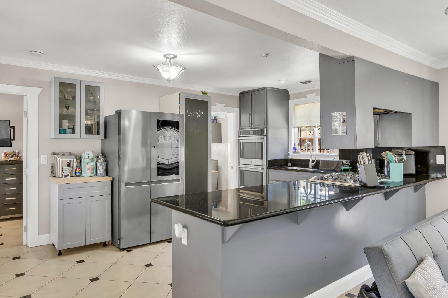 Detail Gallery Image 19 of 46 For 4345 48th St, Sacramento,  CA 95820 - 3 Beds | 2 Baths