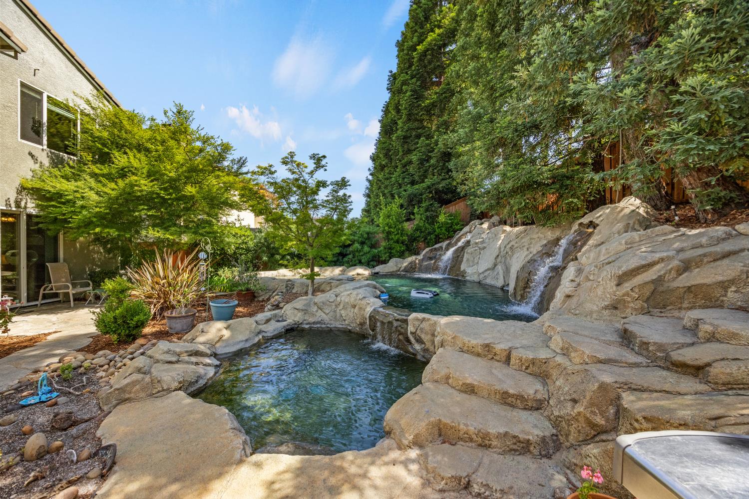 Detail Gallery Image 16 of 72 For 6733 Cherry Ridge Cir, Roseville,  CA 95678 - 4 Beds | 3 Baths
