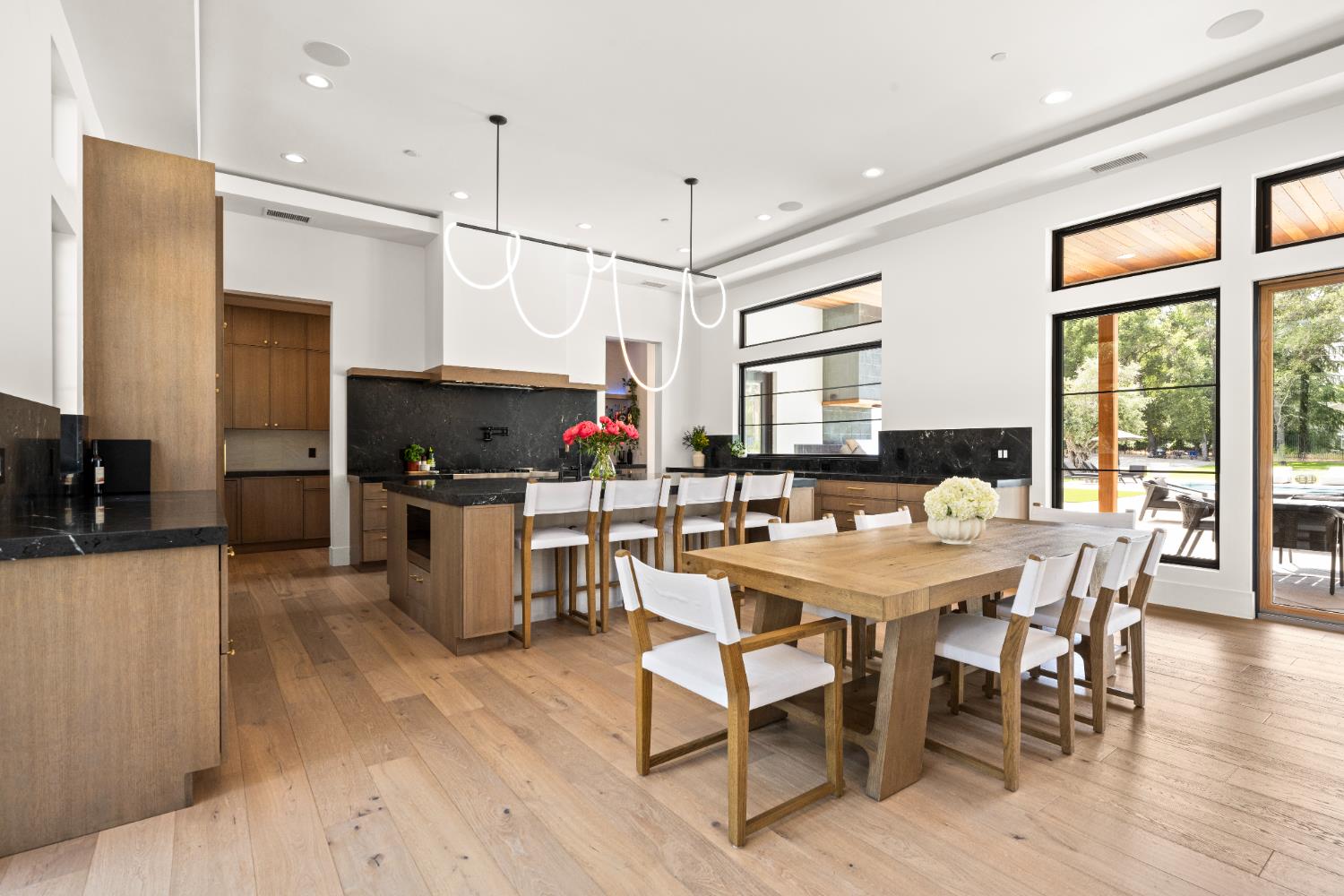 Detail Gallery Image 12 of 84 For 3320 Cherokee Trl, Loomis,  CA 95650 - 5 Beds | 3/1 Baths