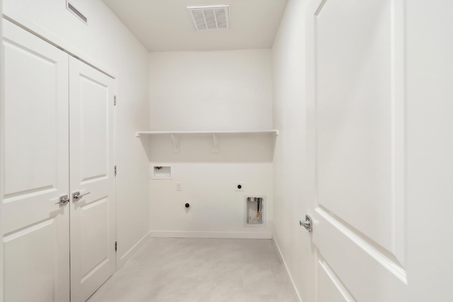 Detail Gallery Image 30 of 37 For 8628 Lakha Cir, Sacramento,  CA 95828 - 4 Beds | 2 Baths