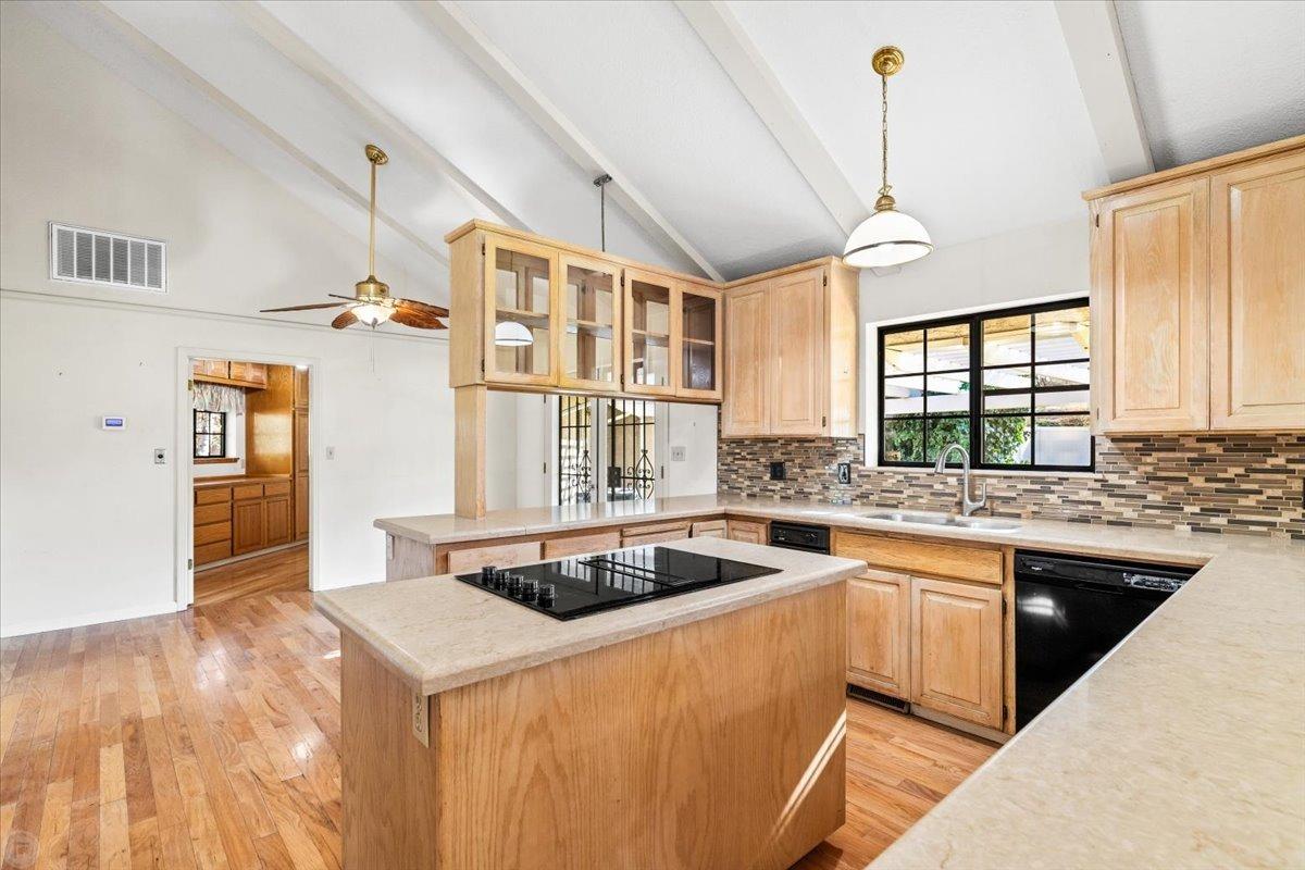 Detail Gallery Image 21 of 60 For 10007 Mountain Oak Rd, Oakdale,  CA 95361 - 3 Beds | 2/1 Baths