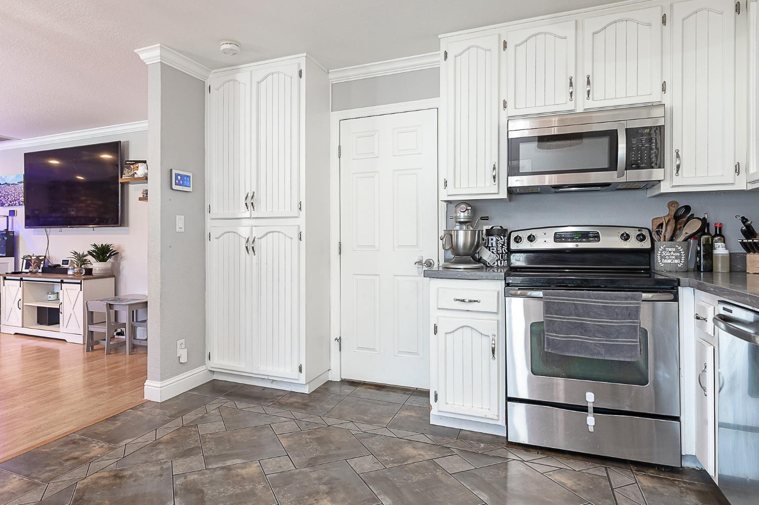 Detail Gallery Image 12 of 27 For 7579 Jade Ln, Hilmar,  CA 95324 - 3 Beds | 2/1 Baths