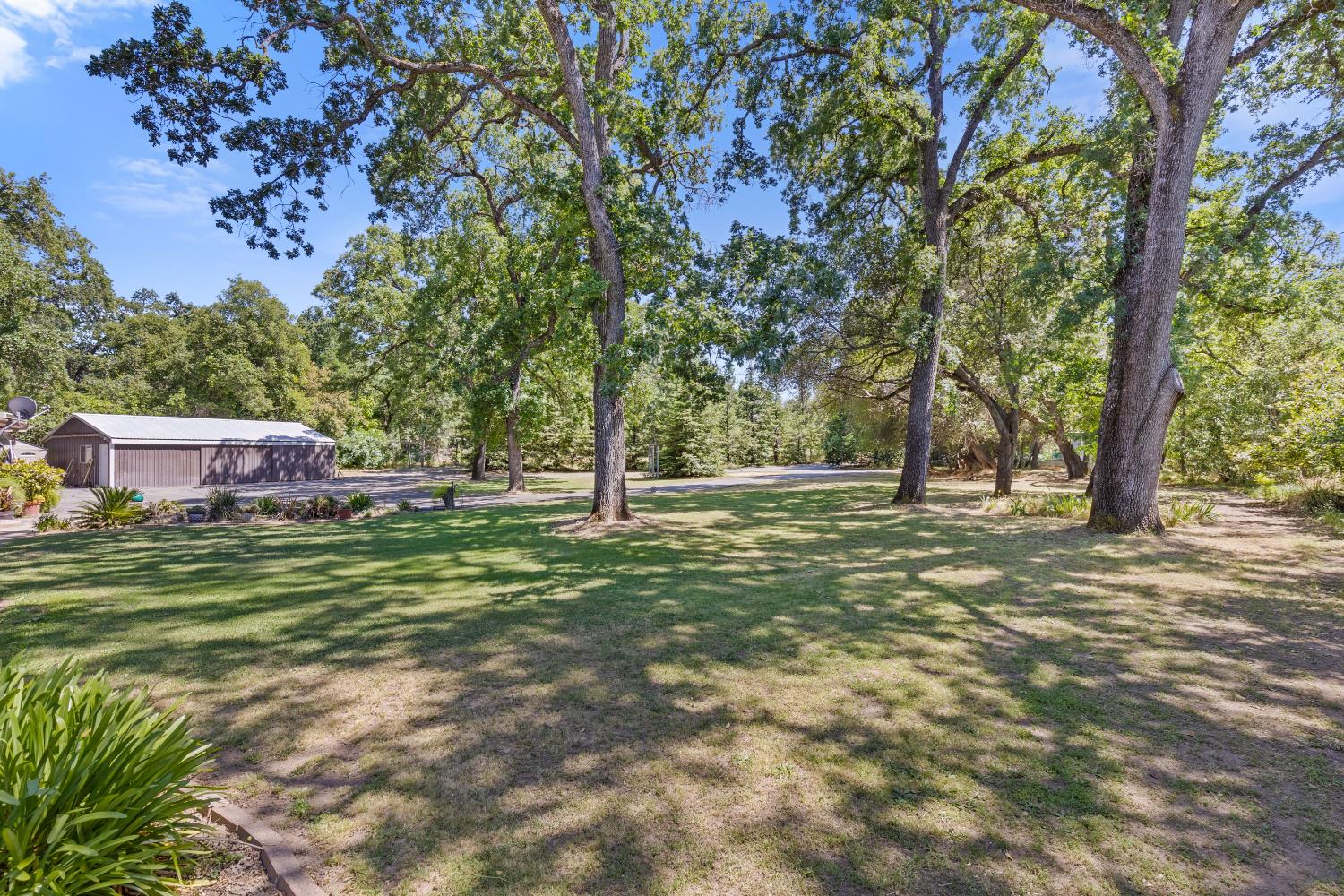 Detail Gallery Image 13 of 59 For 7705 Horseshoe Bar Rd, Loomis,  CA 95650 - 3 Beds | 2 Baths