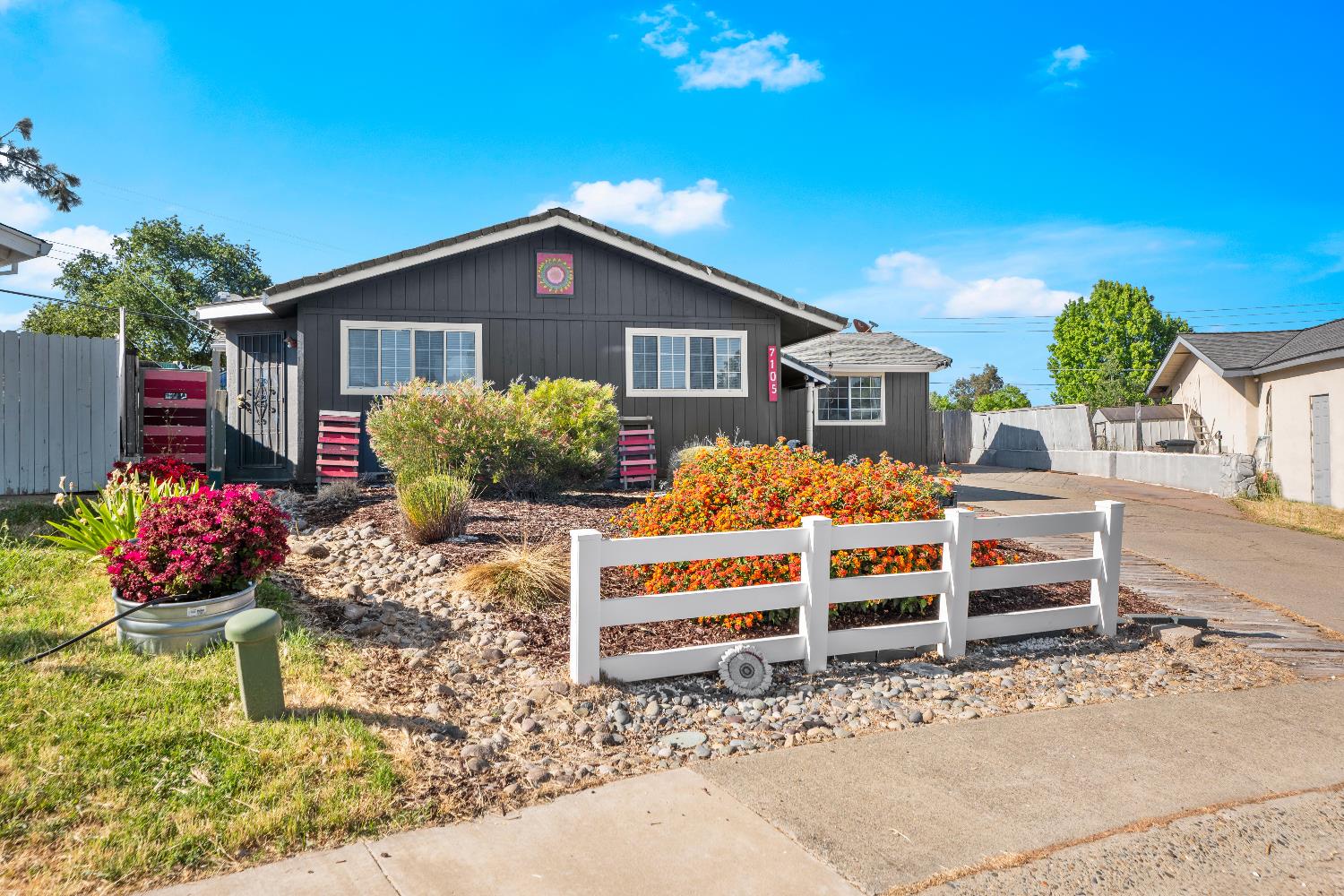 Detail Gallery Image 6 of 30 For 7105 Sweetwood Ct, Citrus Heights,  CA 95621 - 4 Beds | 2 Baths