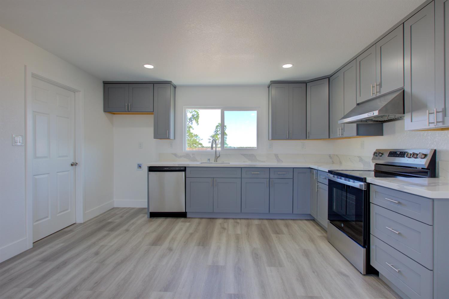 Detail Gallery Image 9 of 21 For 12337 W Main St, Turlock,  CA 95380 - 1 Beds | 2 Baths