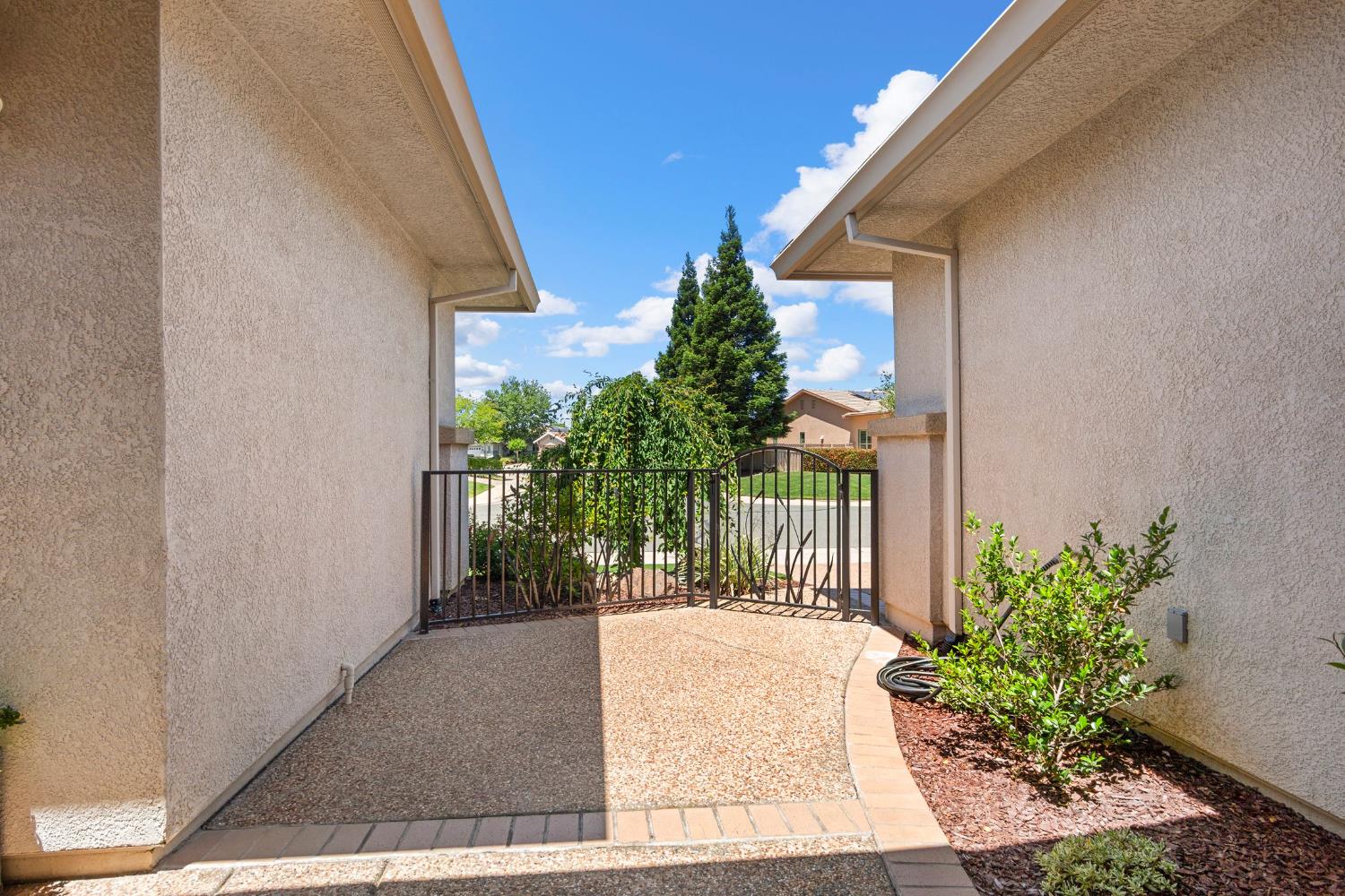 Detail Gallery Image 5 of 58 For 1137 Lasso Lake Ln, Lincoln,  CA 95648 - 3 Beds | 3 Baths