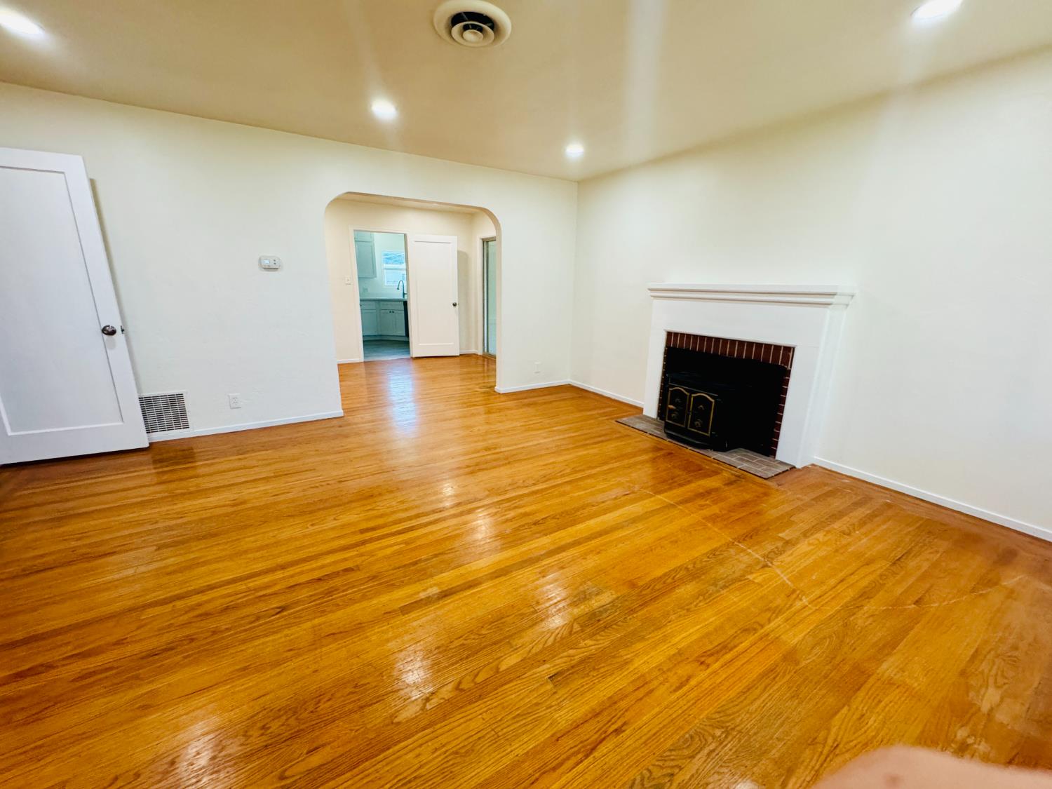 Detail Gallery Image 4 of 21 For 4424 Lantana Ave, Sacramento,  CA 95824 - 2 Beds | 1/1 Baths