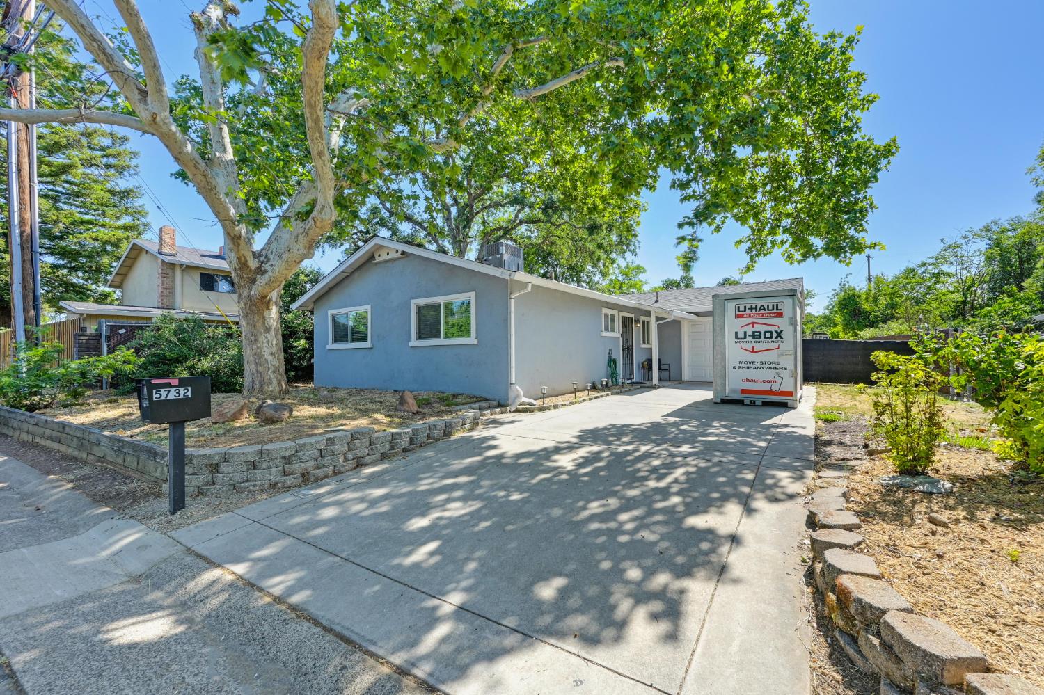 Detail Gallery Image 2 of 39 For 5732 Dewey Drive, Fair Oaks,  CA 95628 - 3 Beds | 1 Baths