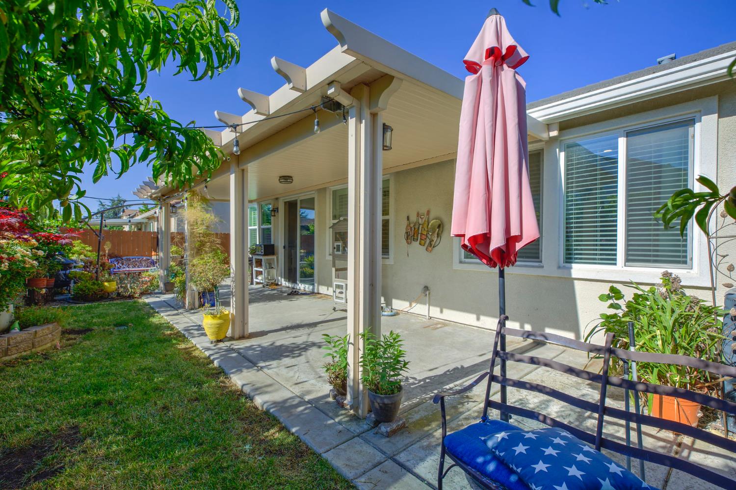 Detail Gallery Image 26 of 27 For 8755 Summer Sun Way, Elk Grove,  CA 95624 - 4 Beds | 3 Baths