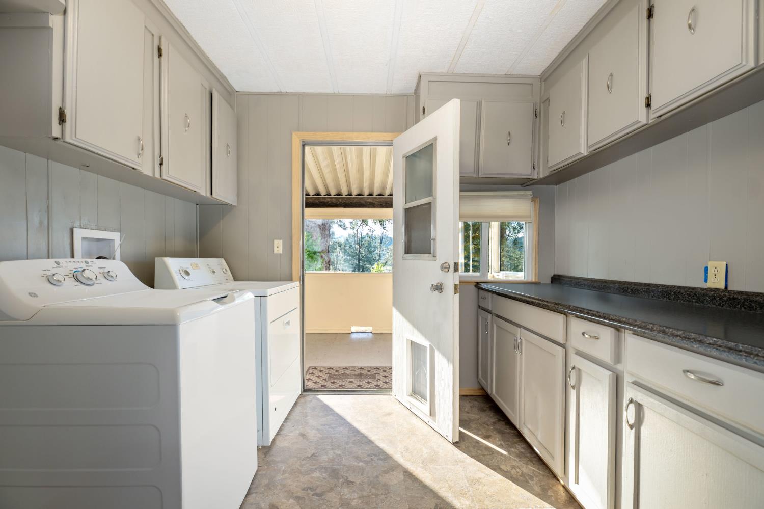 Detail Gallery Image 31 of 51 For 1567 Mulberry Dr, Grass Valley,  CA 95945 - 2 Beds | 2 Baths