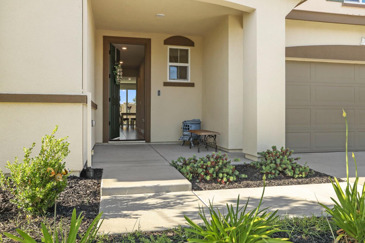 Detail Gallery Image 6 of 64 For 6925 Foraker Dr, Stockton,  CA 95219 - 5 Beds | 3/1 Baths