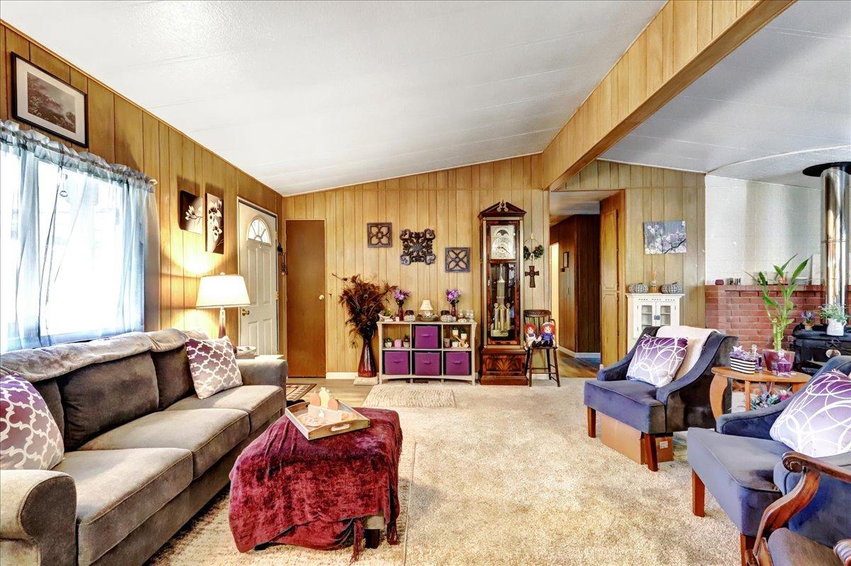 Detail Gallery Image 13 of 59 For 12710 Rough and Ready Rd, Rough And Ready,  CA 95975 - 2 Beds | 3 Baths
