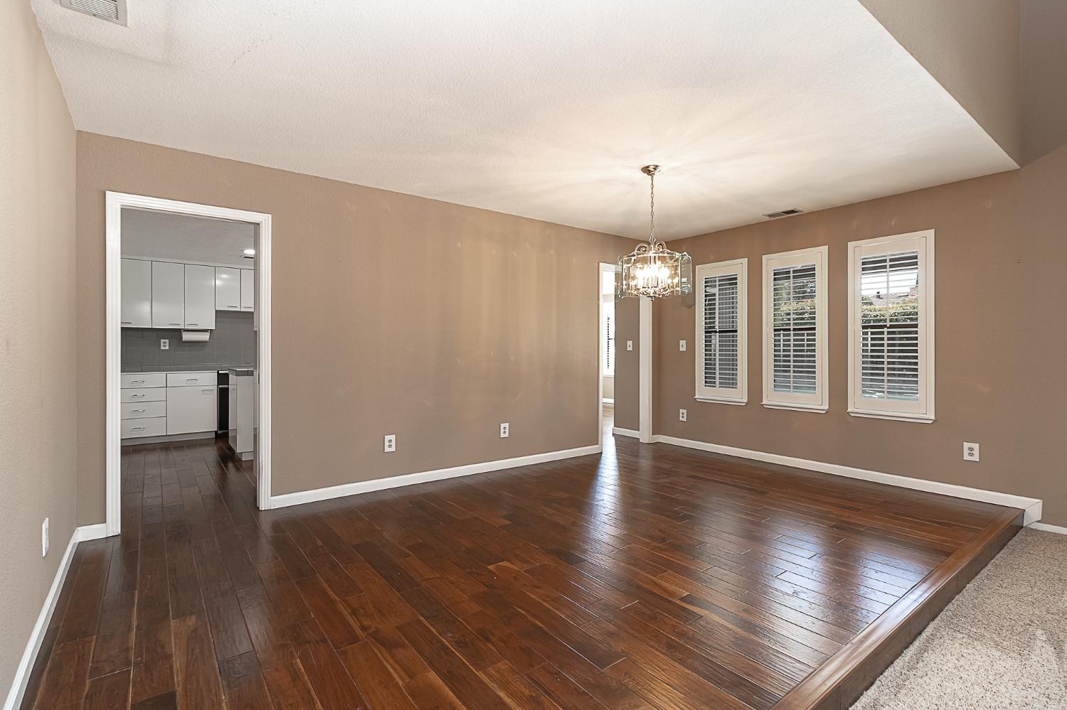 Detail Gallery Image 7 of 35 For 2508 Hilversum Ln, Modesto,  CA 95356 - 5 Beds | 3/1 Baths
