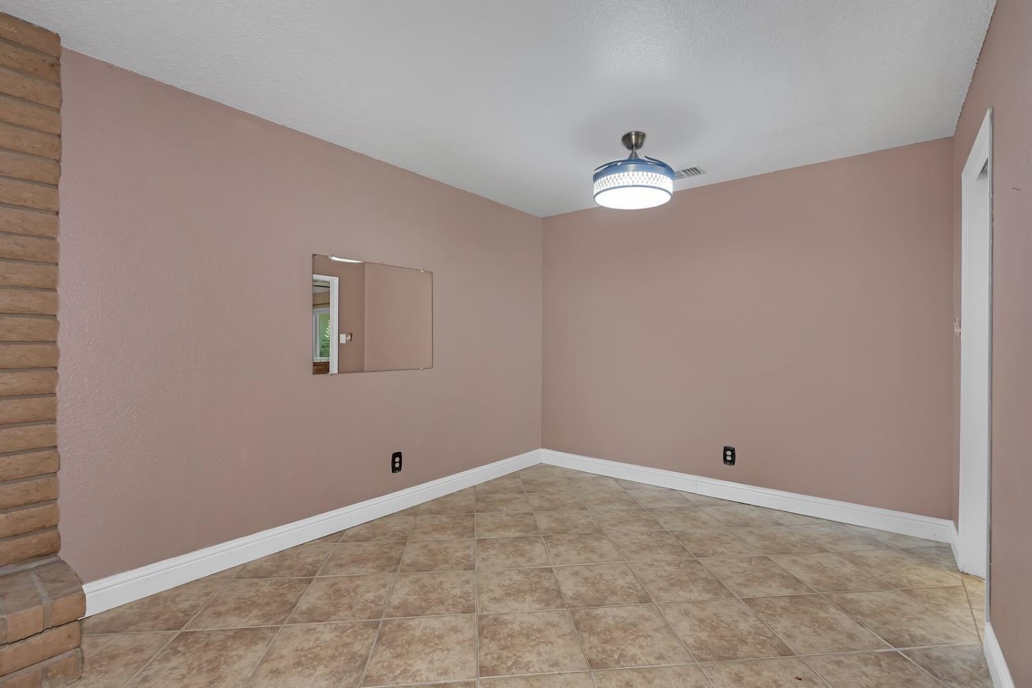 Detail Gallery Image 13 of 44 For 373 Foxmeadow Way, Los Banos,  CA 93635 - 4 Beds | 2 Baths