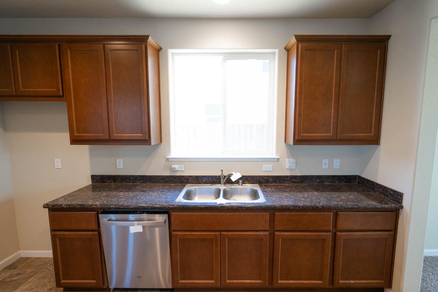 Detail Gallery Image 6 of 29 For 732 Spreckels, King City,  CA 95355 - 4 Beds | 3 Baths