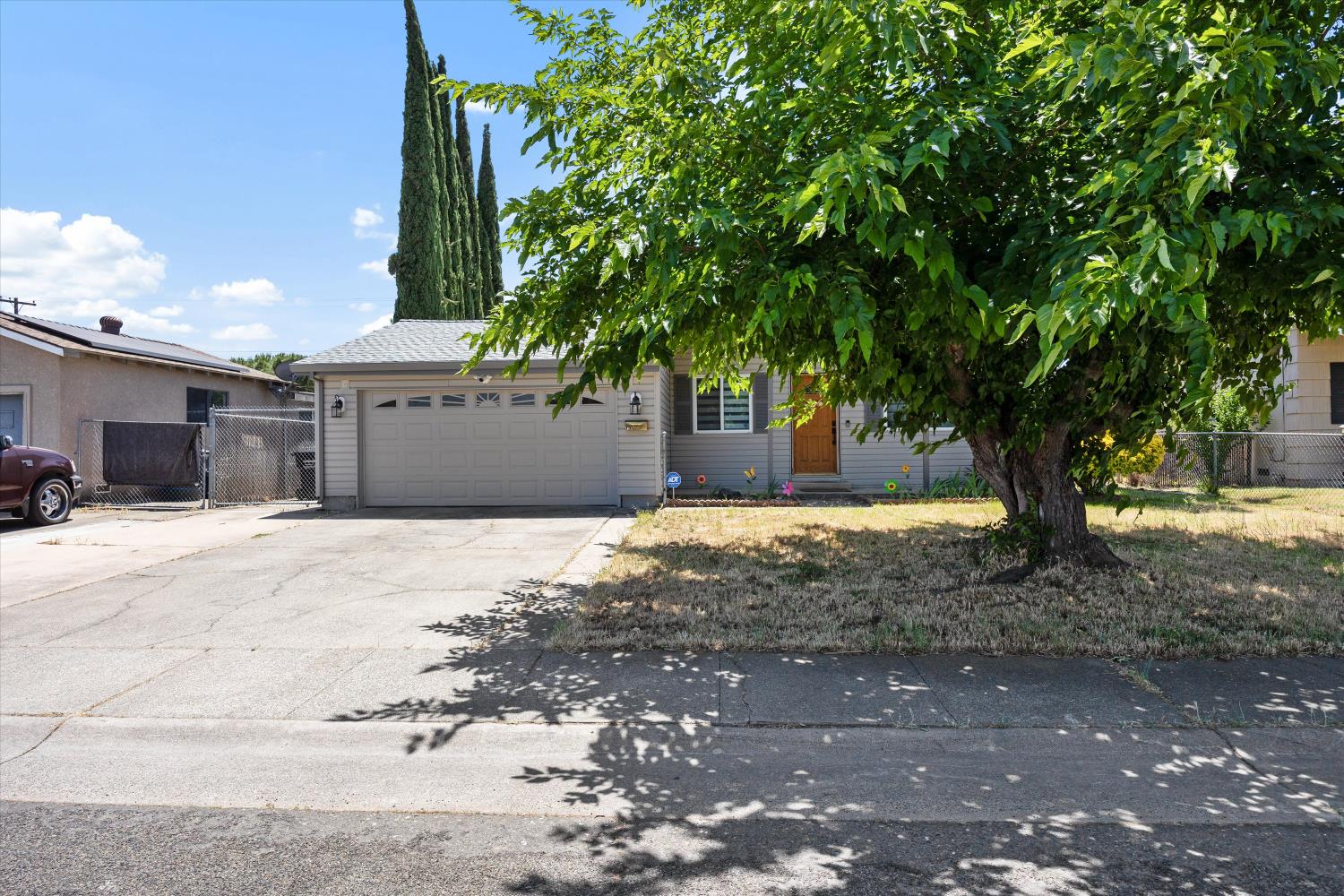 Detail Gallery Image 1 of 24 For 1012 Arrowhead Ave, Rio Linda,  CA 95673 - 3 Beds | 2 Baths