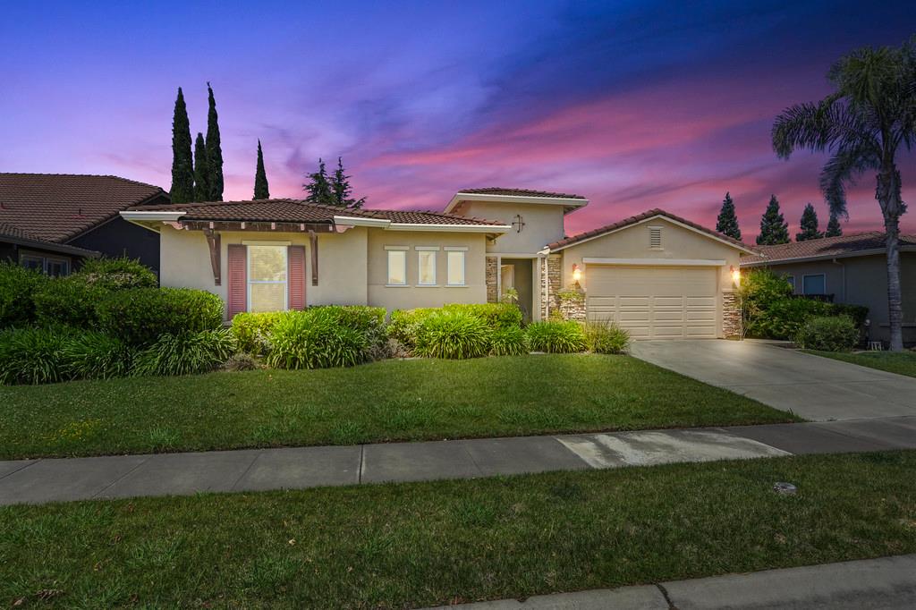 Detail Gallery Image 1 of 87 For 5729 Northborough Dr, Sacramento,  CA 95835 - 4 Beds | 3/1 Baths