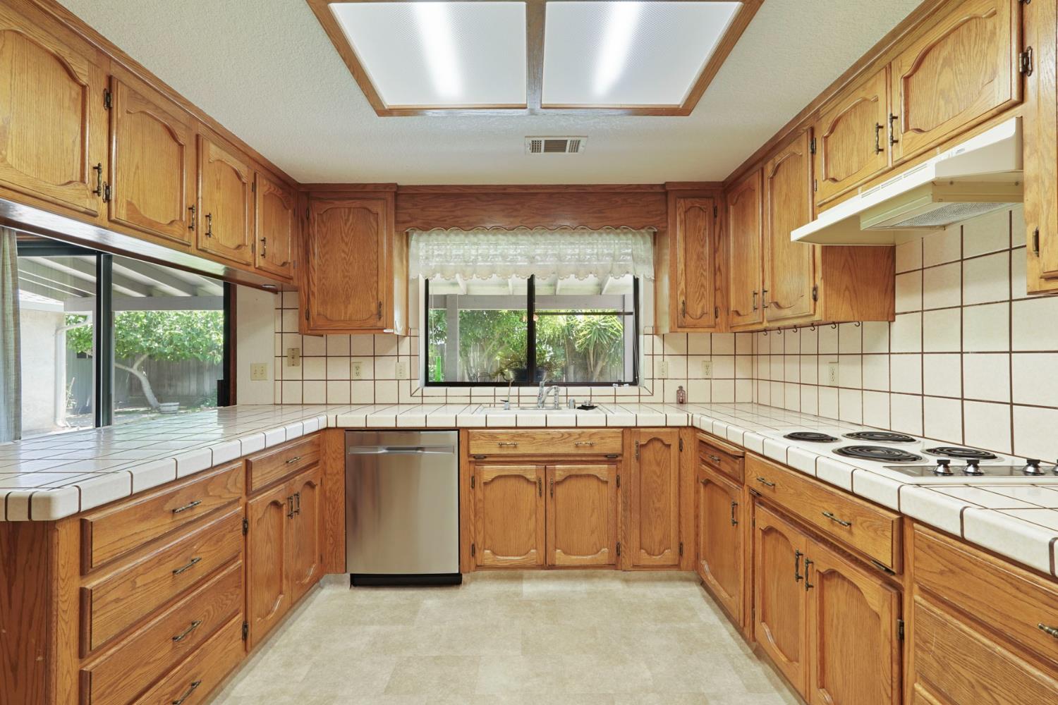Detail Gallery Image 18 of 45 For 1268 Pheasant Hollow Way, Manteca,  CA 95336 - 3 Beds | 2 Baths