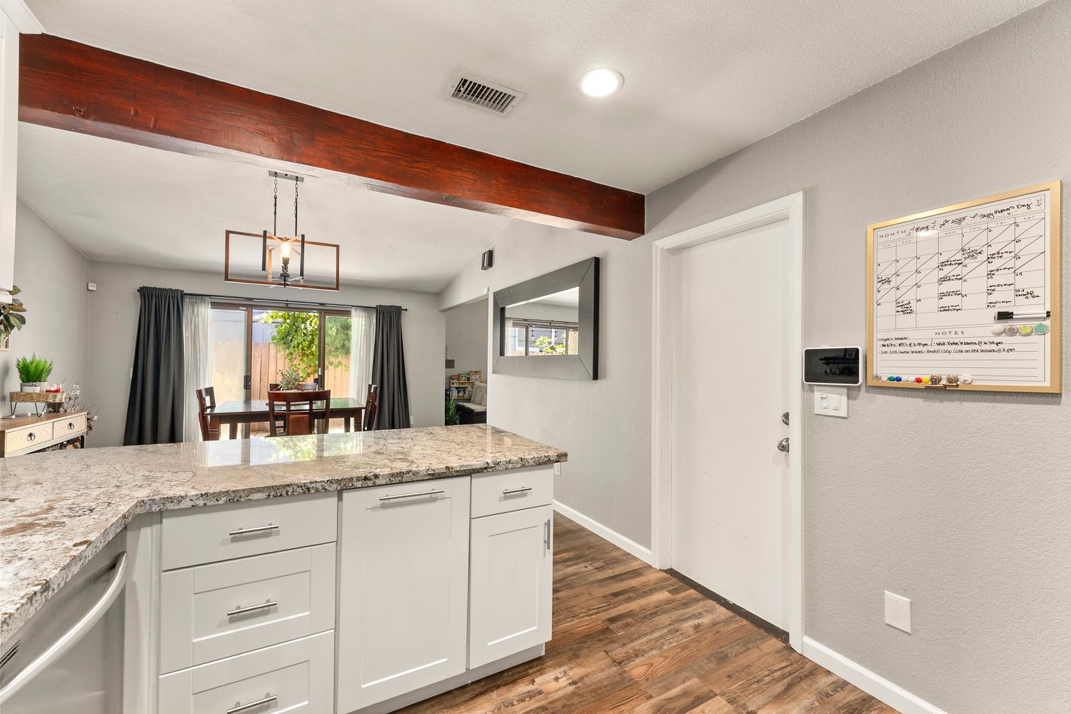Detail Gallery Image 22 of 47 For 7679 Lakewood Park Dr, Sacramento,  CA 95828 - 2 Beds | 2 Baths