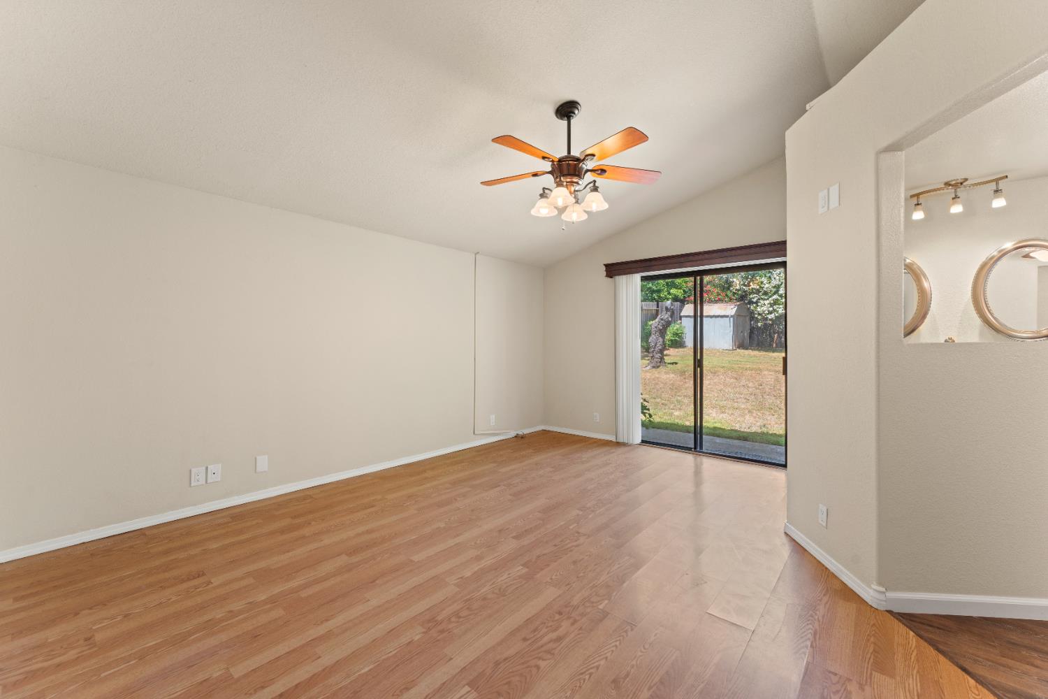 Detail Gallery Image 23 of 41 For 241 Randall Dr, Folsom,  CA 95630 - 3 Beds | 2 Baths