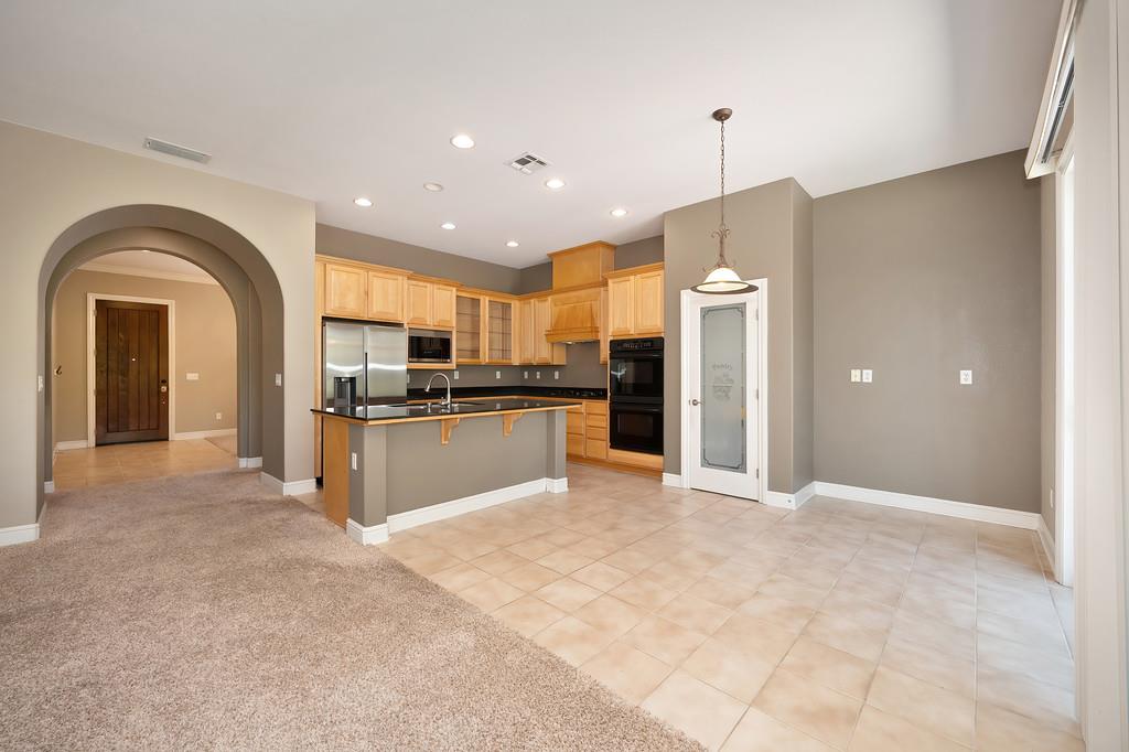 Detail Gallery Image 21 of 87 For 5729 Northborough Dr, Sacramento,  CA 95835 - 4 Beds | 3/1 Baths