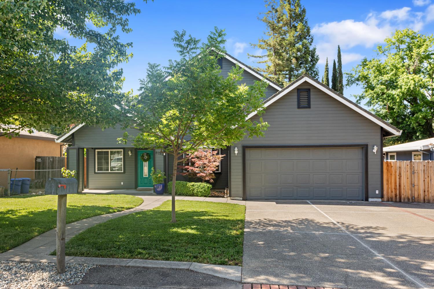 Detail Gallery Image 3 of 38 For 8782 Steven Ave, Orangevale,  CA 95662 - 4 Beds | 3 Baths