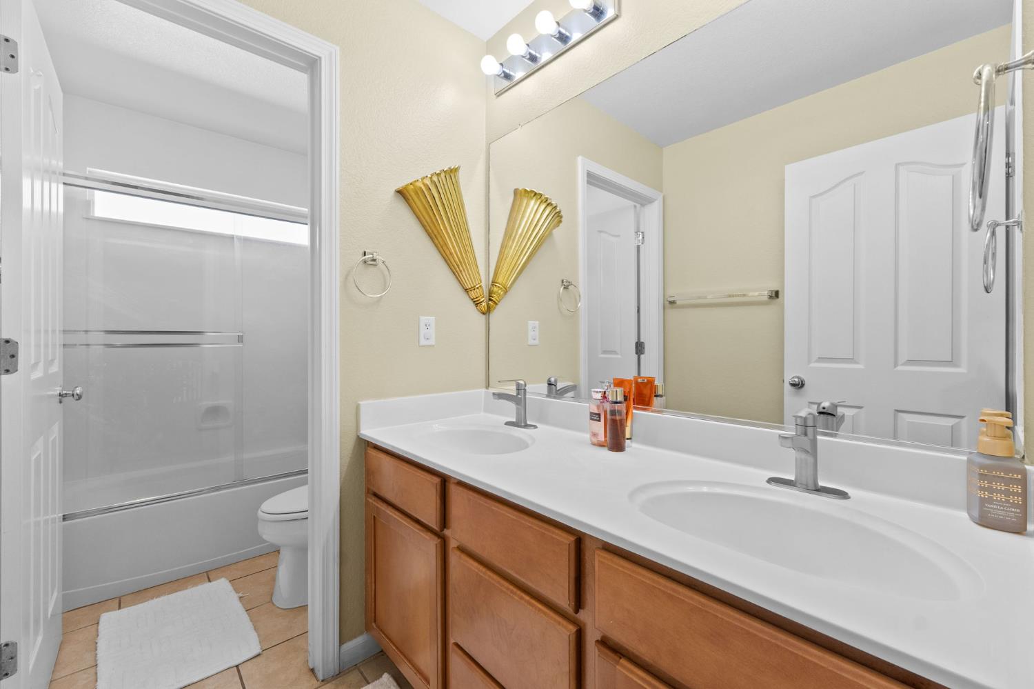 Detail Gallery Image 29 of 33 For 11866 Rubilite Way, Rancho Cordova,  CA 95742 - 4 Beds | 3 Baths