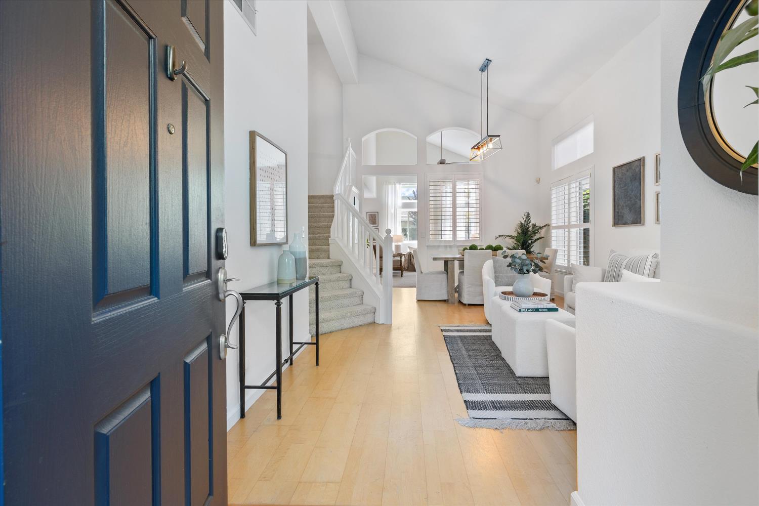 Detail Gallery Image 4 of 40 For 2929 Turnbuckle Cir, Elk Grove,  CA 95758 - 4 Beds | 2/1 Baths