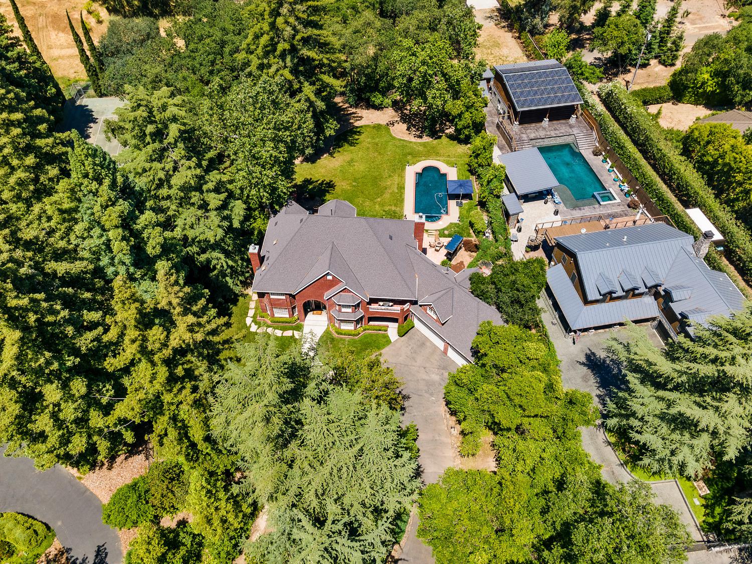 Detail Gallery Image 68 of 85 For 6809 Stanley Ave, Carmichael,  CA 95608 - 5 Beds | 4 Baths