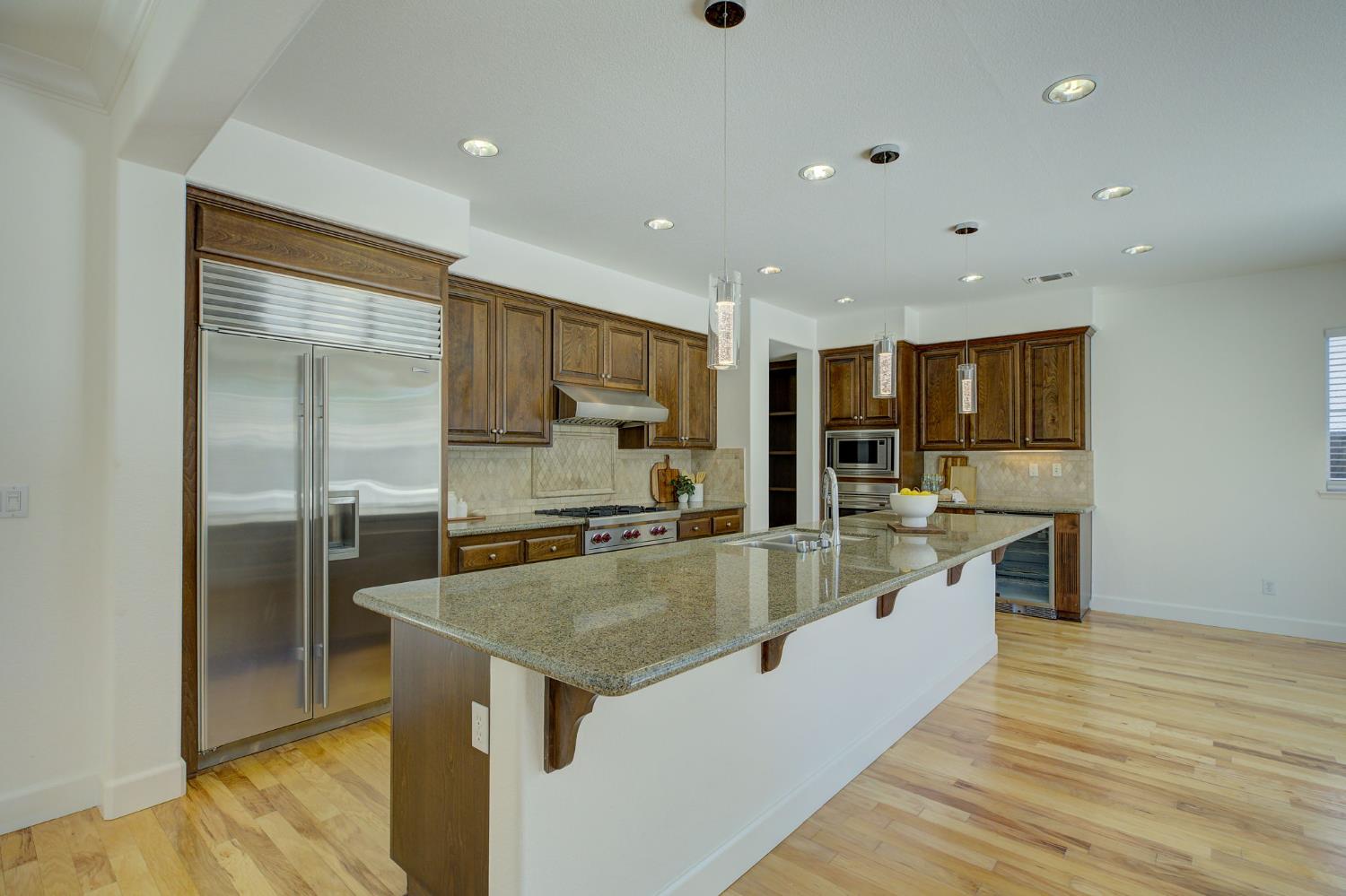 Detail Gallery Image 13 of 43 For 2229 Eastwood Dr, Roseville,  CA 95747 - 4 Beds | 3 Baths