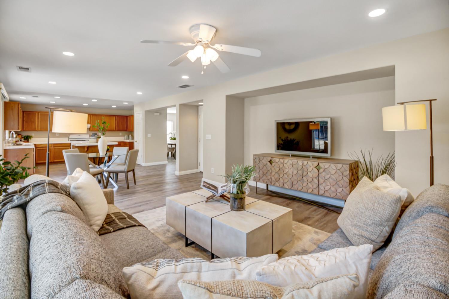 Detail Gallery Image 15 of 44 For 205 Dover Ct, Lincoln,  CA 95648 - 4 Beds | 2/1 Baths